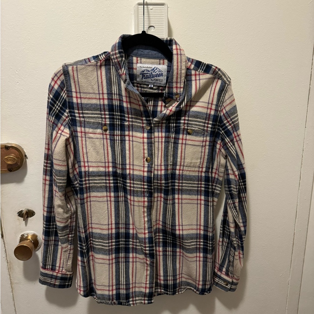 Trailwear by Penfield plaid flannel button up